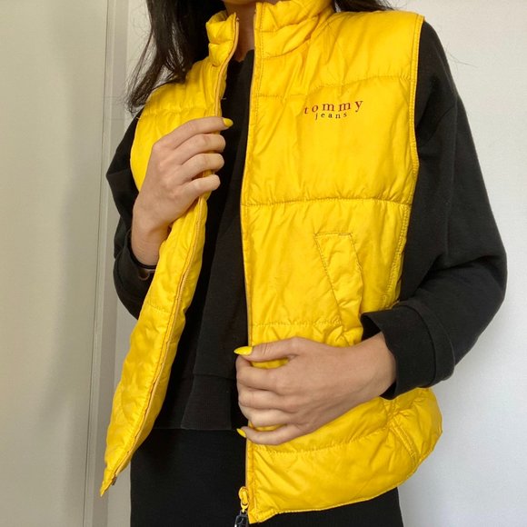 YELLOW TOMMY HILFIGER VEST 💛 - Picture 1 of 3